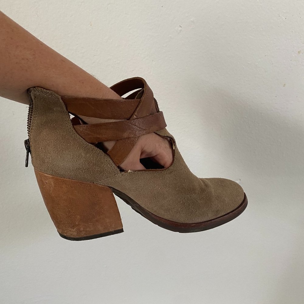 Kork-ease Womens Ankle Boots Beige Brown Block Heels Zip Straps Buckle